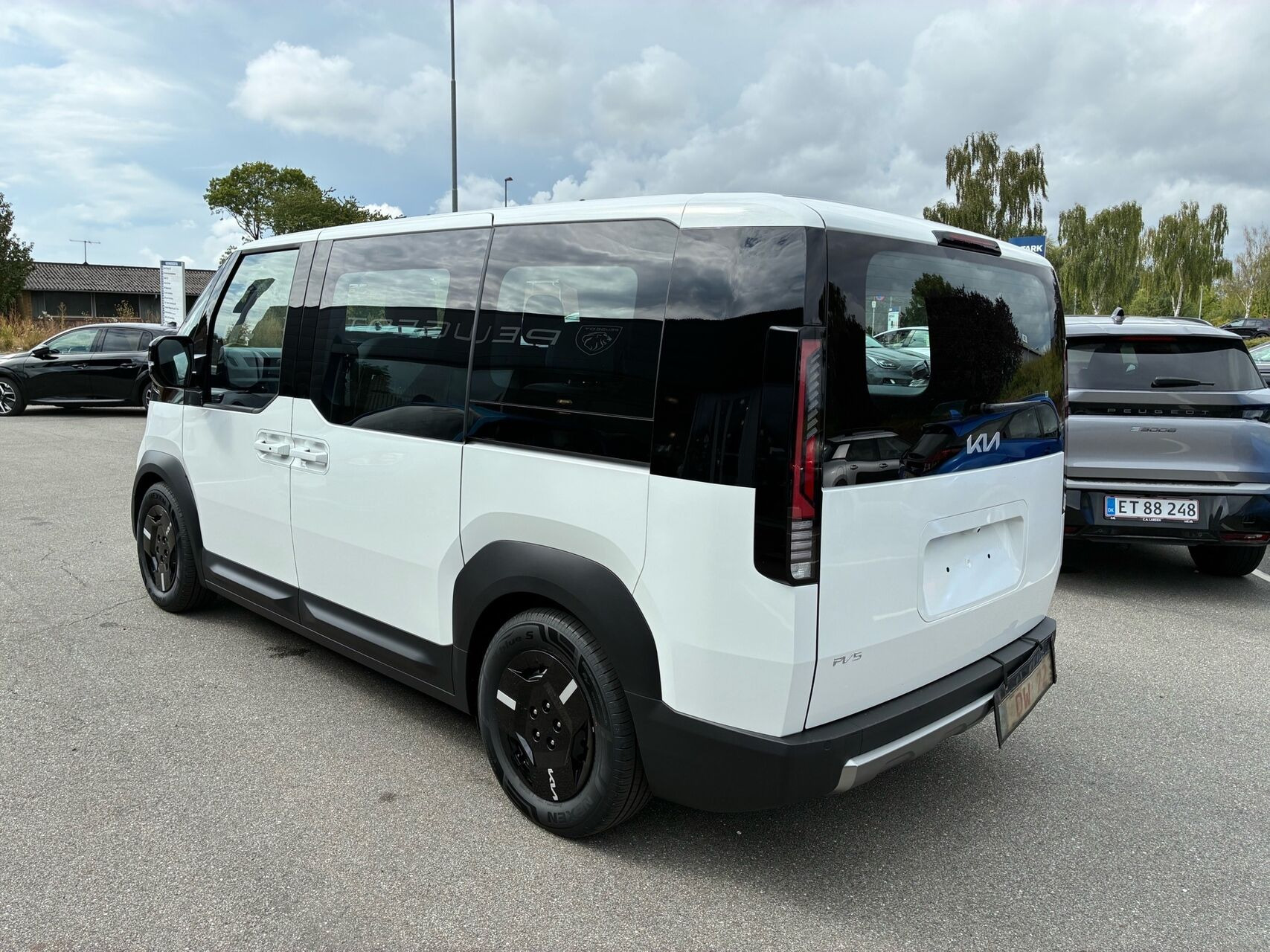 Hvid Kia PV5 fra 2026