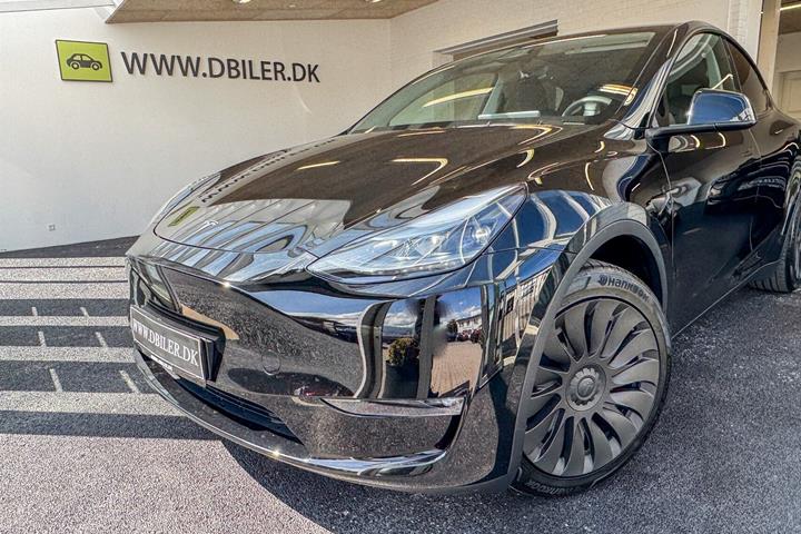 Sort Tesla Model Y fra 2025