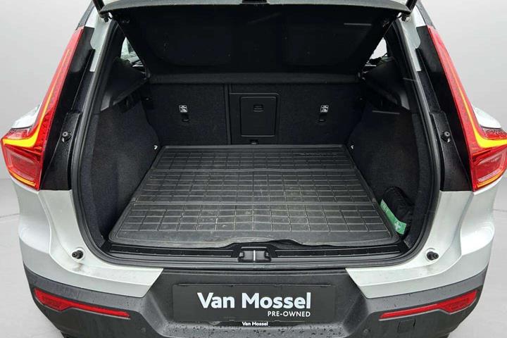 Hvid Volvo XC40 fra 2022