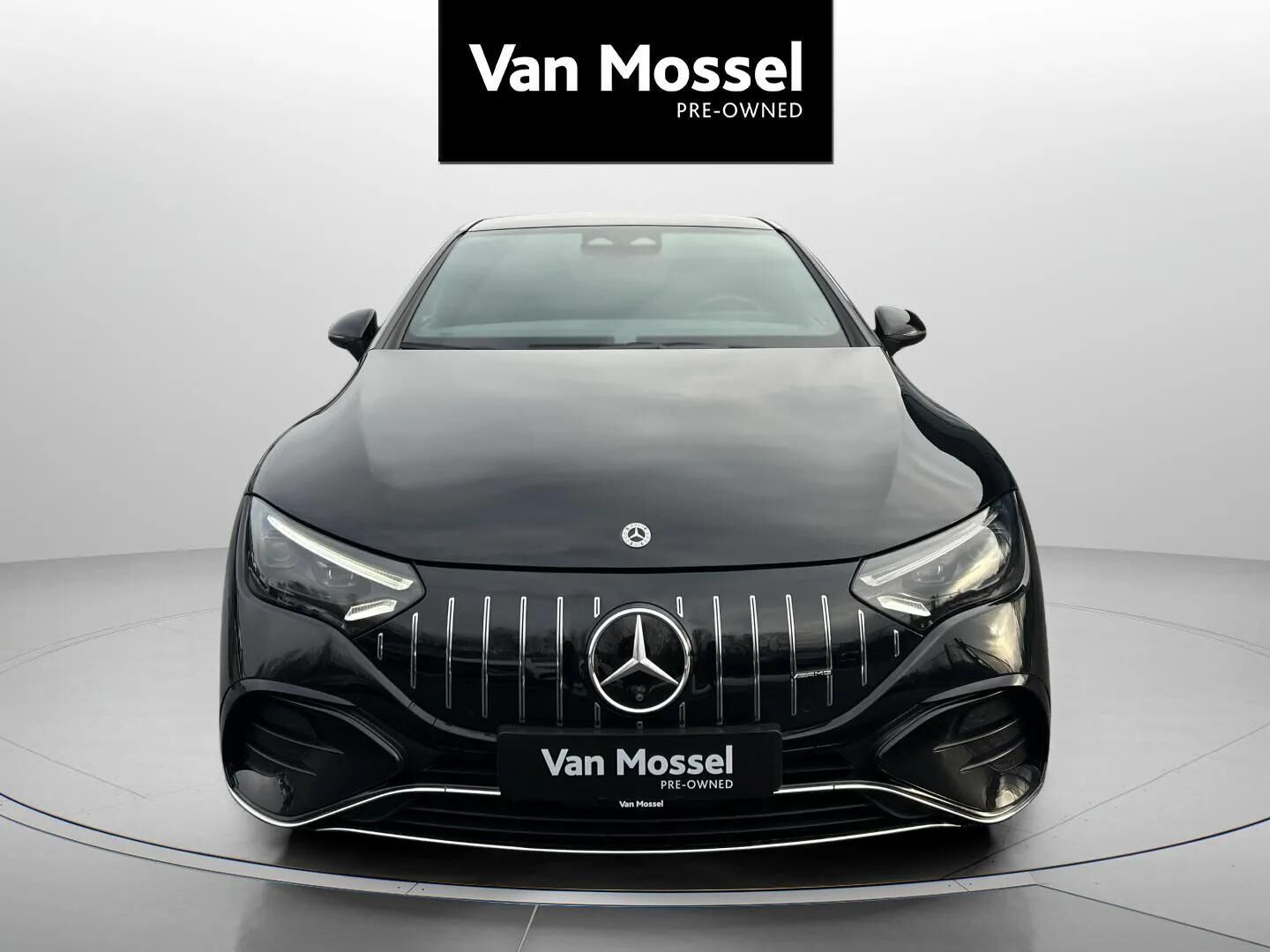 Sort Mercedes EQE 43 AMG fra 2023