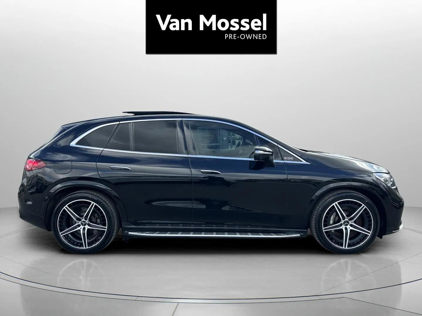 Sort Mercedes EQE 43 AMG fra 2023