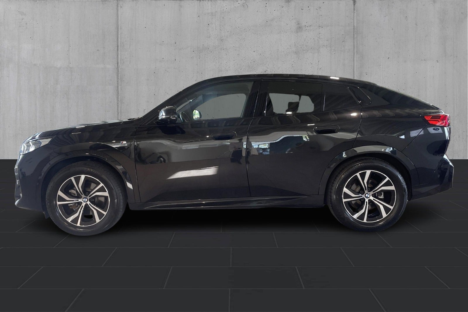Sort BMW iX2 fra 2024