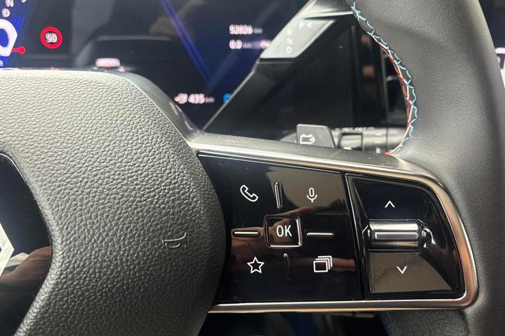 Grå Renault Scenic E-Tech fra 2024