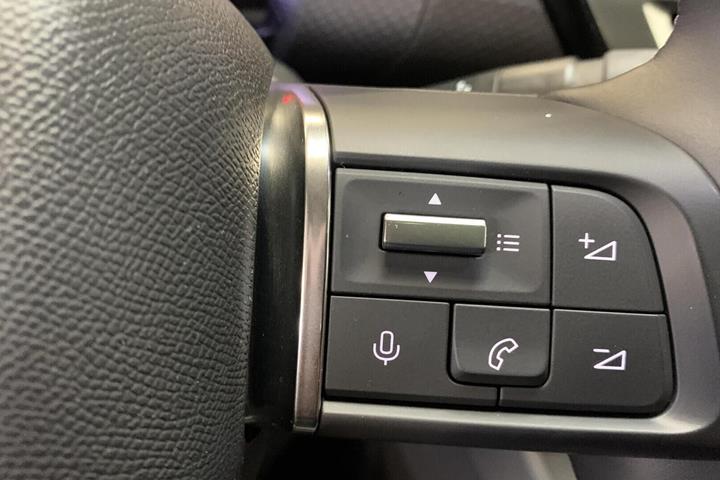 Hvid Citroën ë-C4 X fra 2024