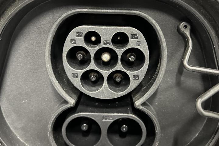 Sort Opel Grandland-e fra 2025