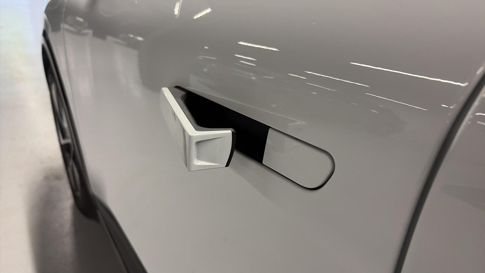 Hvid Renault Megane E-Tech fra 2023