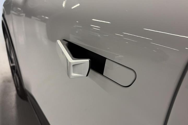 Hvid Renault Megane E-Tech fra 2023