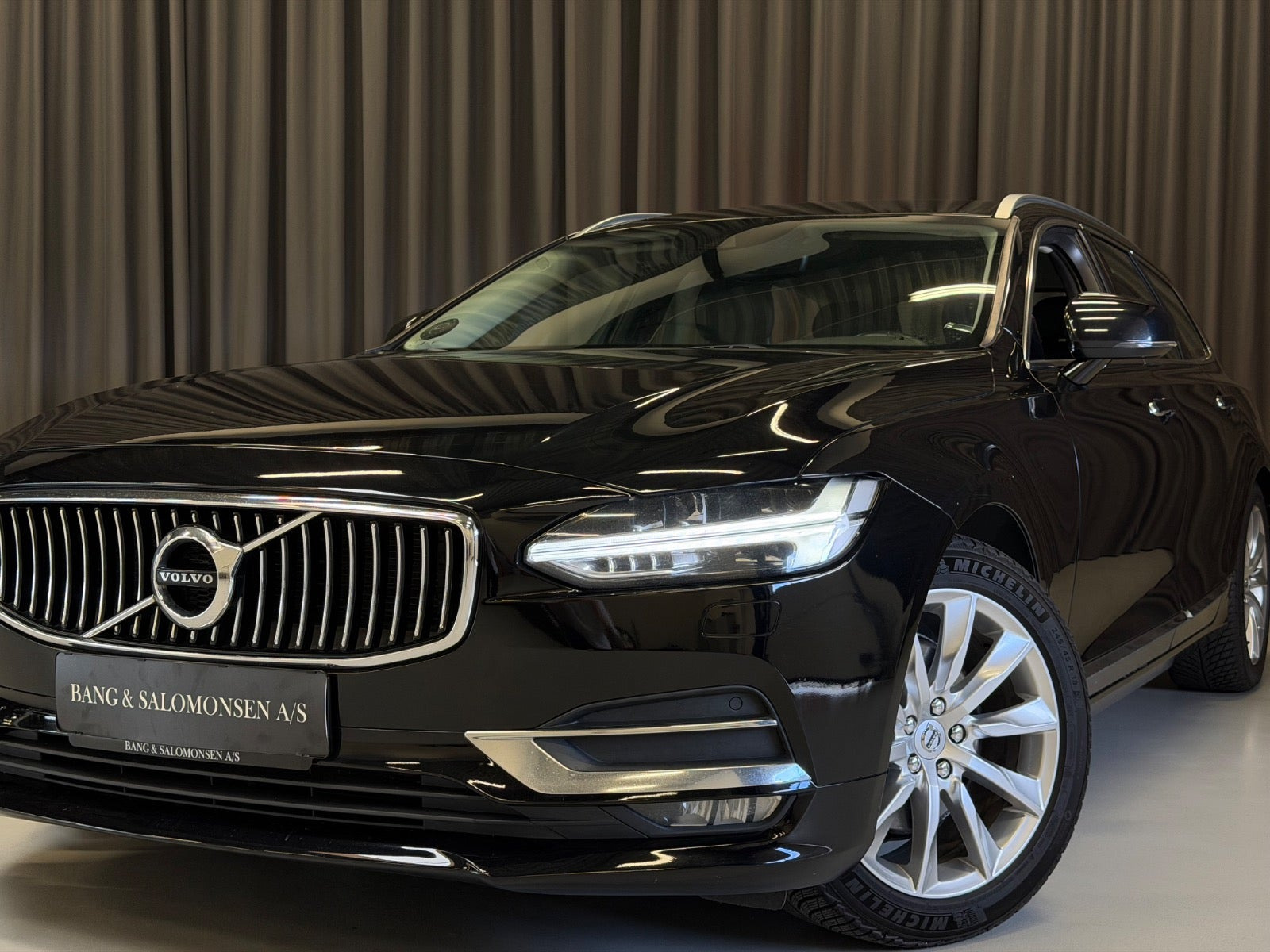 Sort Volvo V90 fra 2017