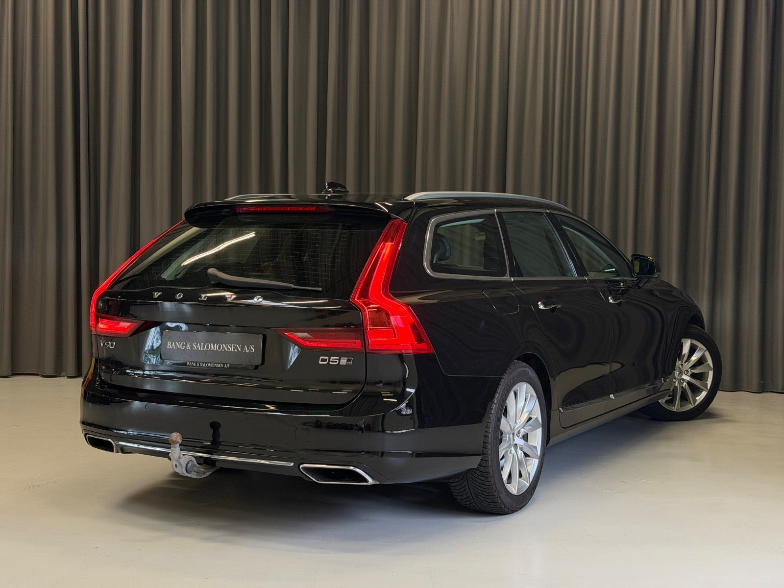 Sort Volvo V90 fra 2017