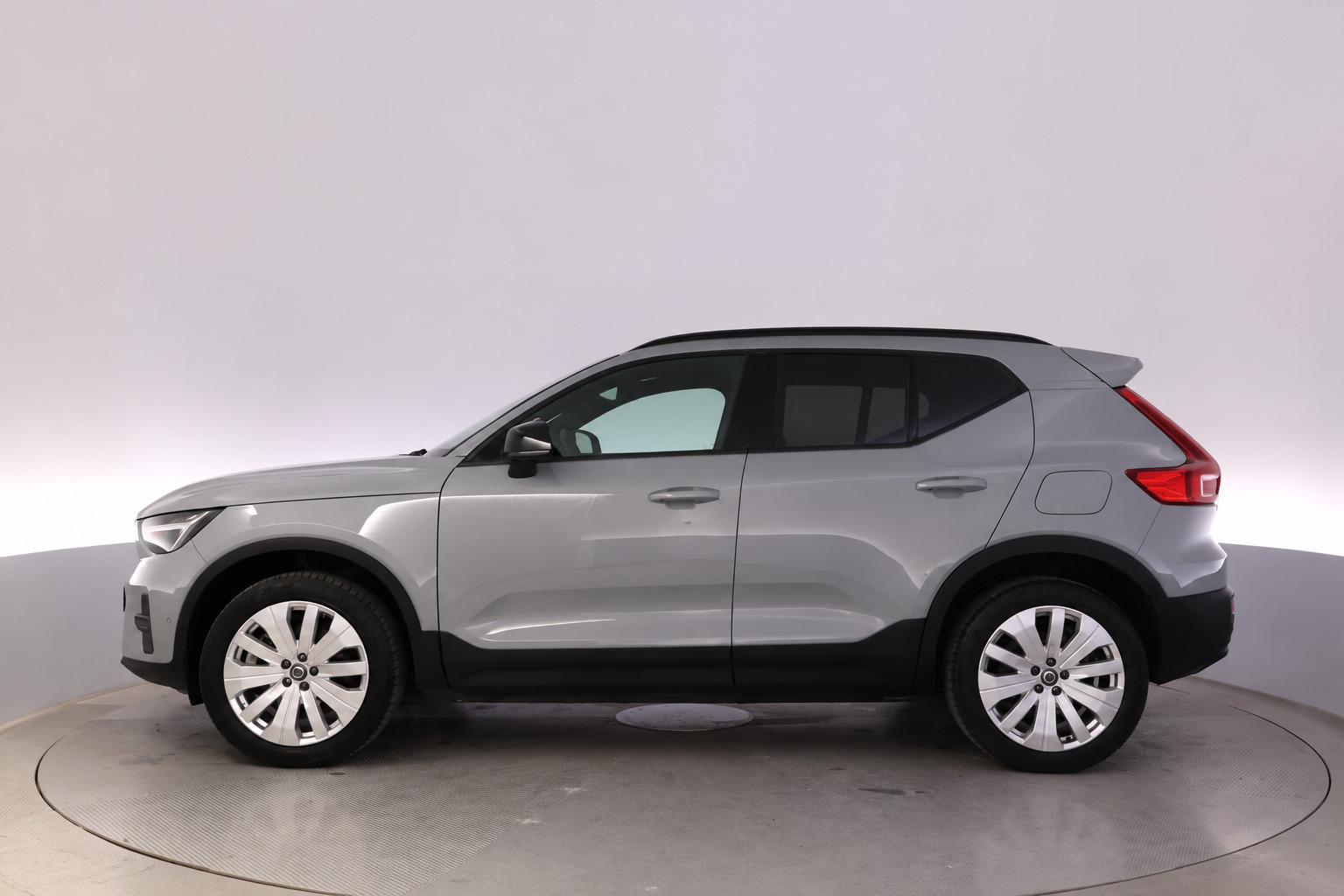 Grå Volvo EX40 fra 2025