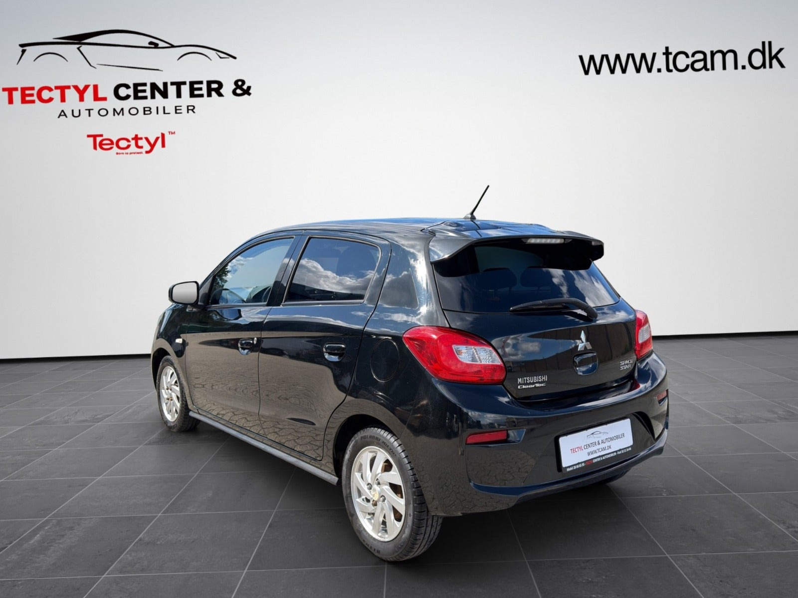 Sort Mitsubishi Space Star fra 2017