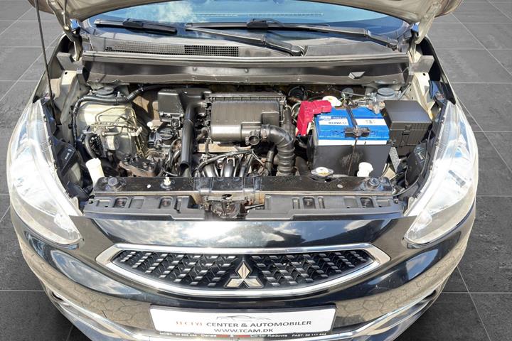 Sort Mitsubishi Space Star fra 2017