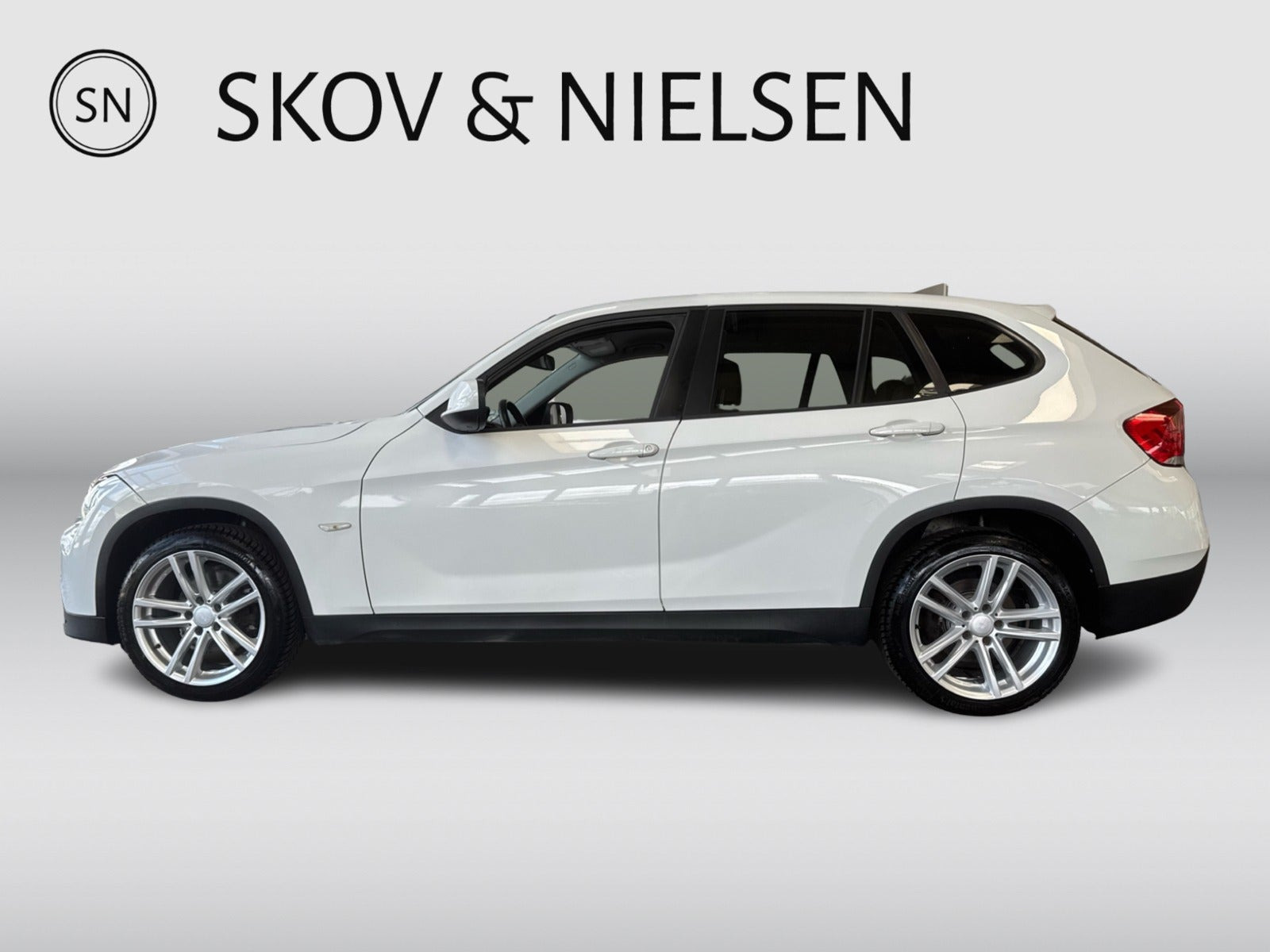 Hvid BMW X1 fra 2011