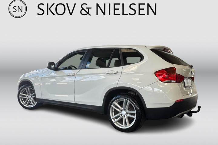 Hvid BMW X1 fra 2011