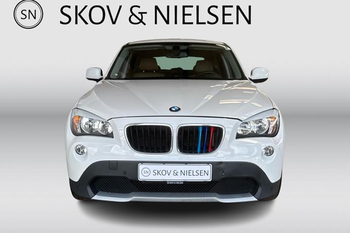 Hvid BMW X1 fra 2011