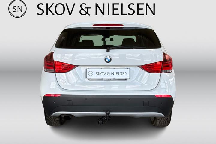Hvid BMW X1 fra 2011