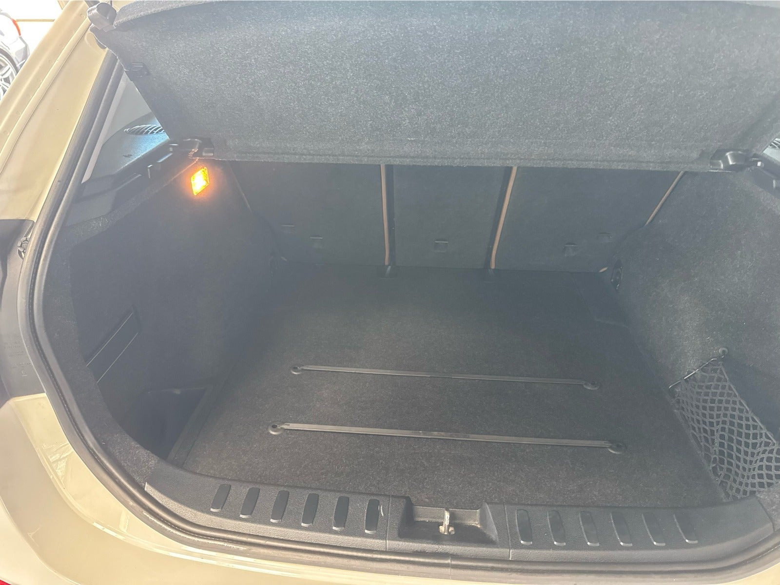 Hvid BMW X1 fra 2011