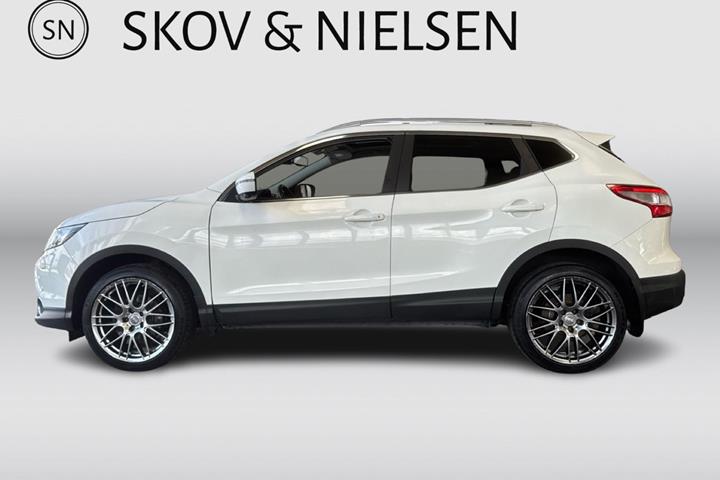 Hvid Nissan Qashqai fra 2014