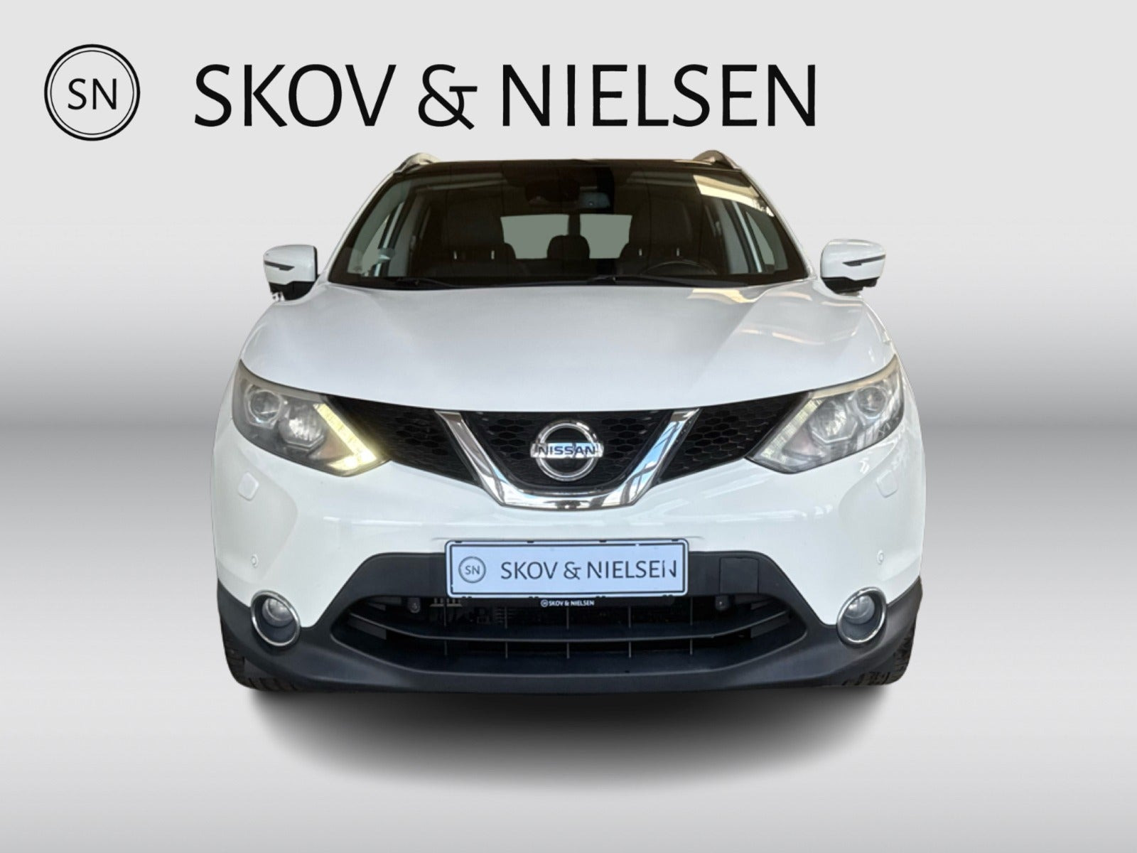 Hvid Nissan Qashqai fra 2014