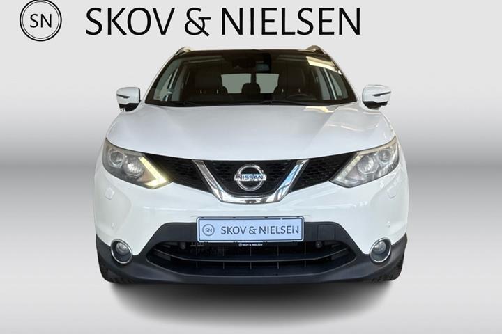 Hvid Nissan Qashqai fra 2014