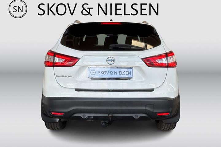 Hvid Nissan Qashqai fra 2014