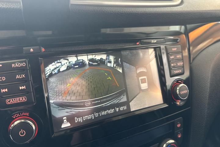 Hvid Nissan Qashqai fra 2014