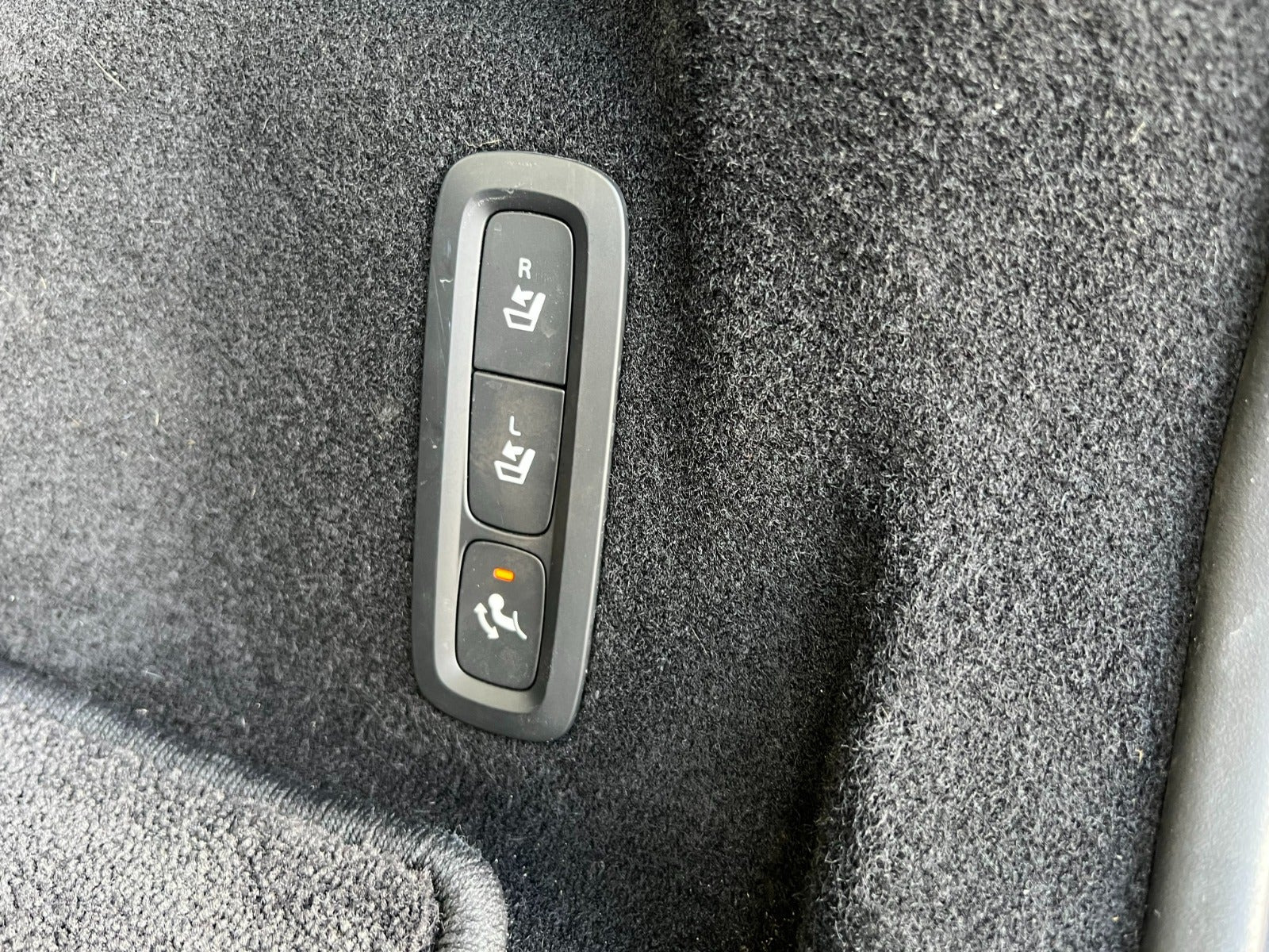 Grå Volvo XC60 fra 2019