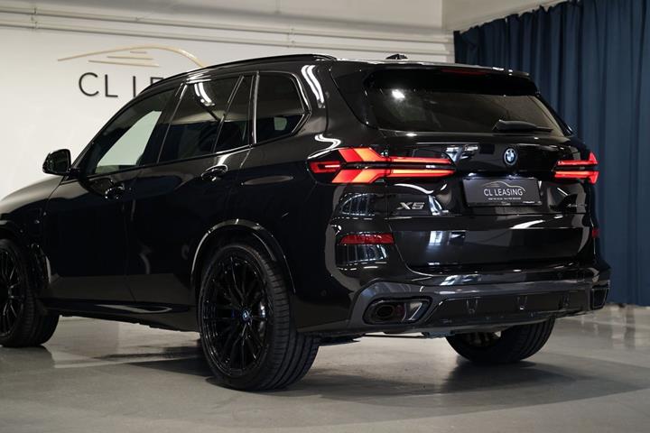 Sort BMW X5 fra 2024