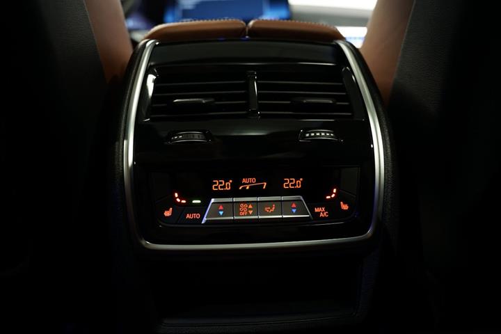 Sort BMW X5 fra 2024