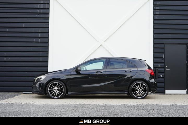Sort Mercedes A180 fra 2017