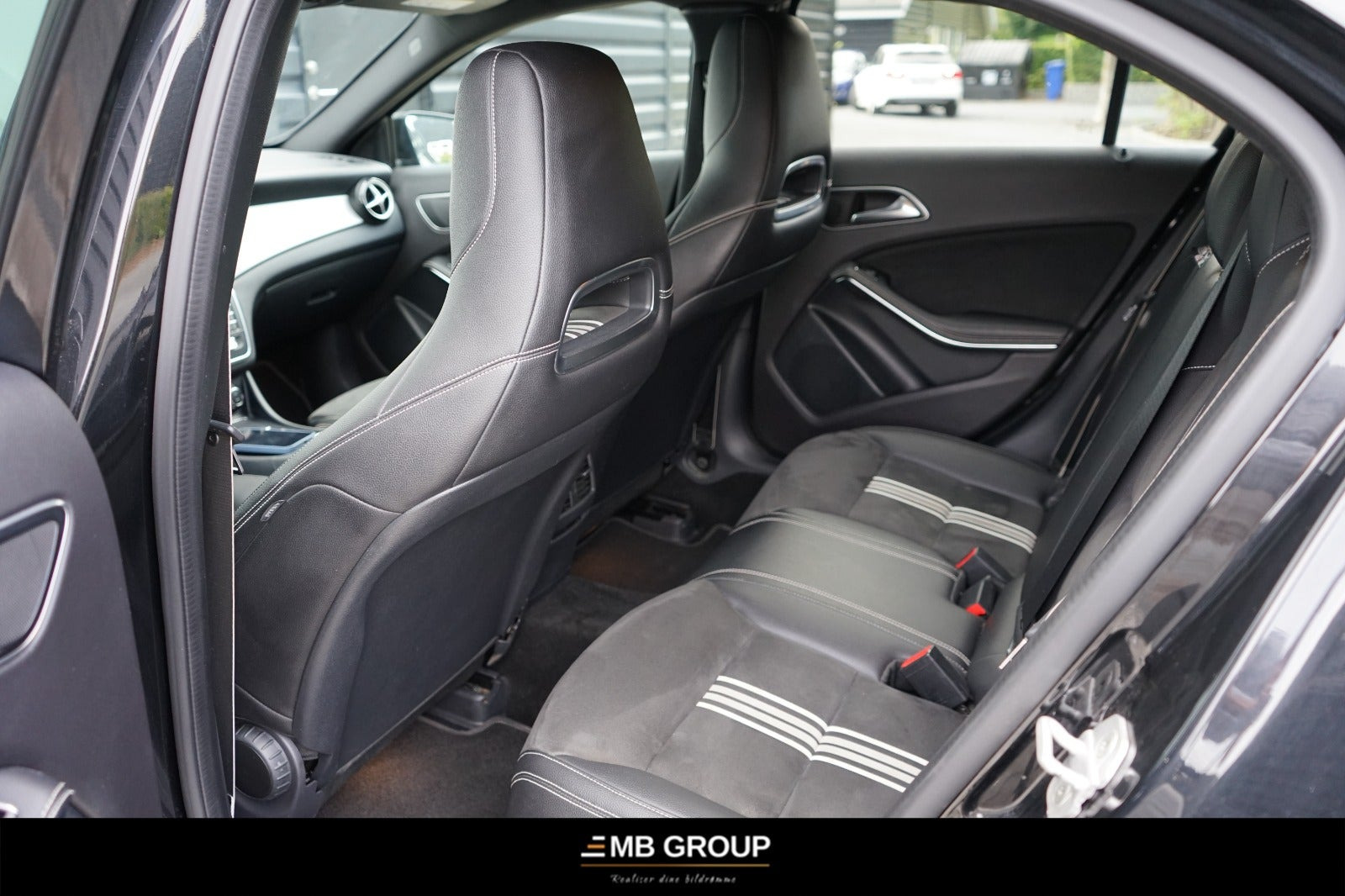 Sort Mercedes A180 fra 2017