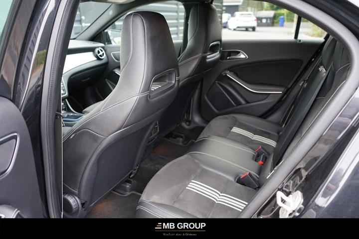 Sort Mercedes A180 fra 2017