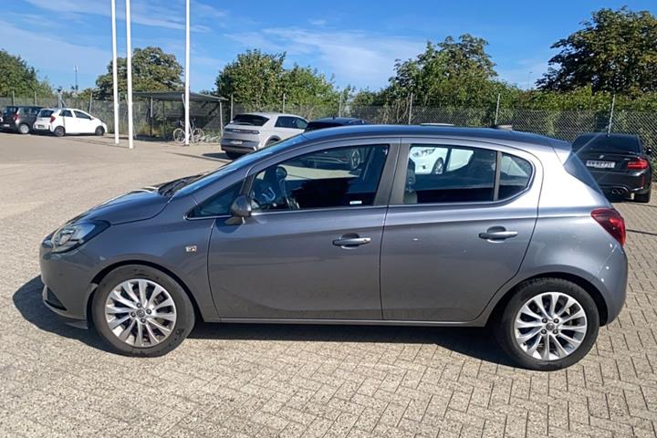 Grå Opel Corsa fra 2017