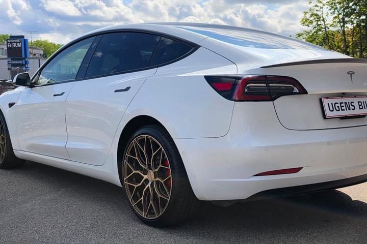 undefined Tesla Model 3 fra 2021