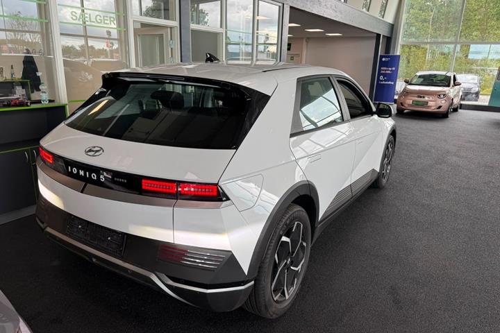 Hvid Hyundai Ioniq 5 fra 2021