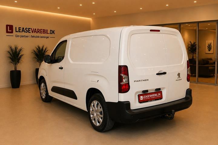 Hvid Peugeot Partner fra 2019