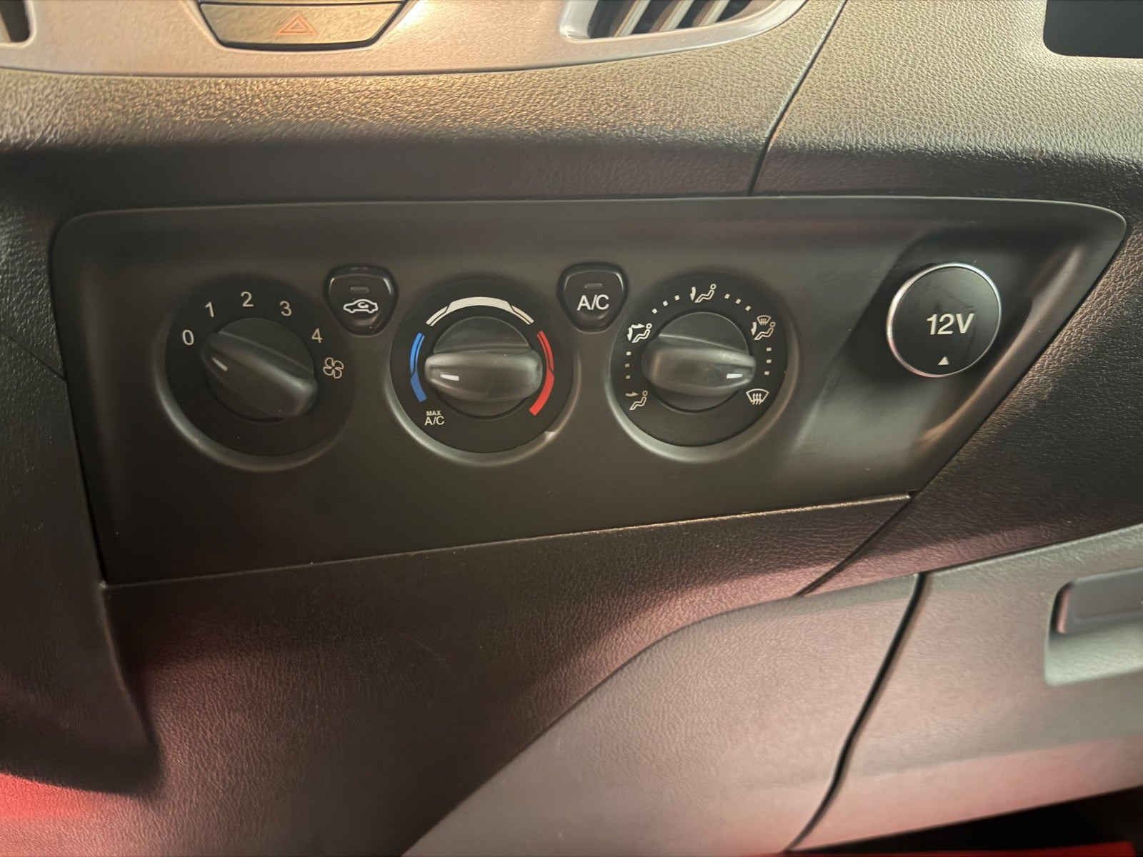 Hvid Ford Transit Custom 270 L1 fra 2015