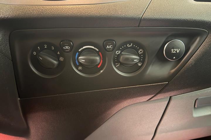Hvid Ford Transit Custom 270 L1 fra 2015