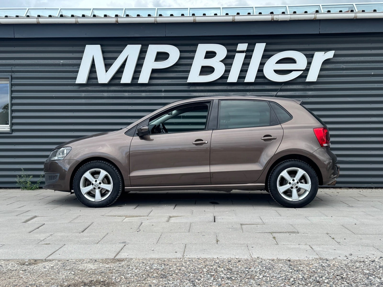 Brun VW Polo fra 2014