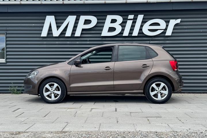Brun VW Polo fra 2014