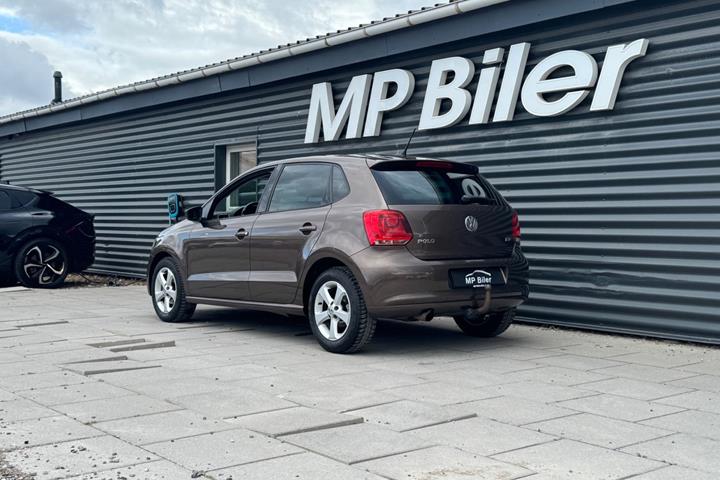 Brun VW Polo fra 2014