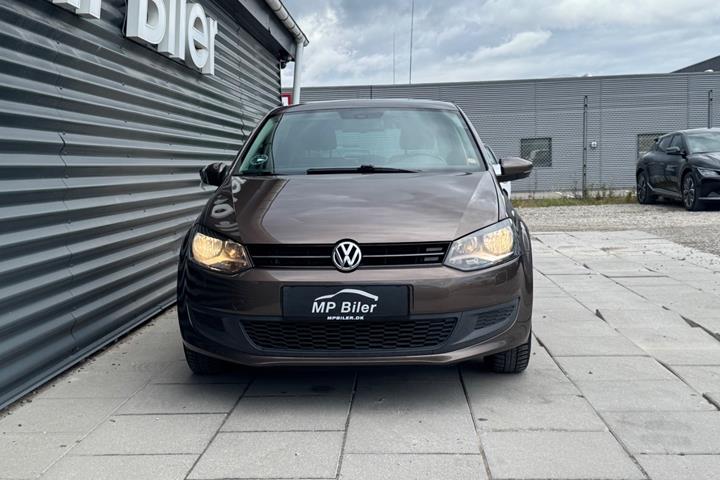 Brun VW Polo fra 2014