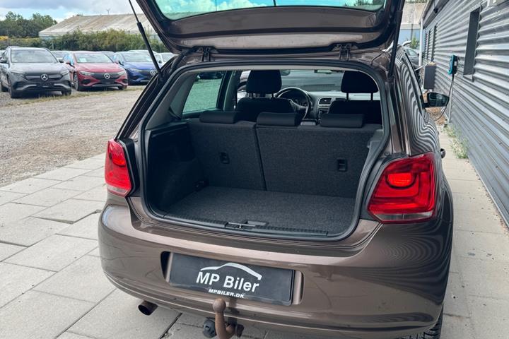 Brun VW Polo fra 2014