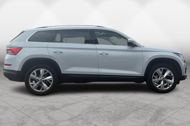 Hvid Skoda Kodiaq fra 2019