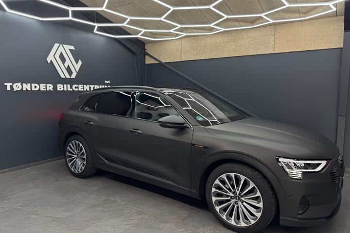 Sort Audi e-tron fra 2023