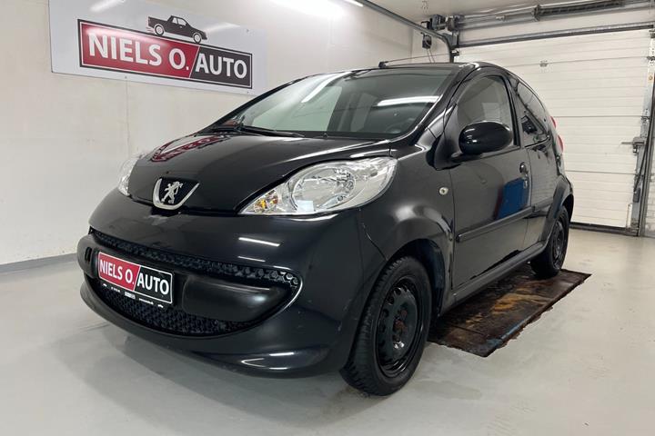 Sort Peugeot 107 fra 2007