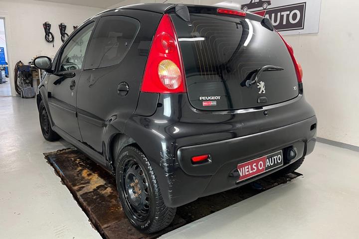 Sort Peugeot 107 fra 2007