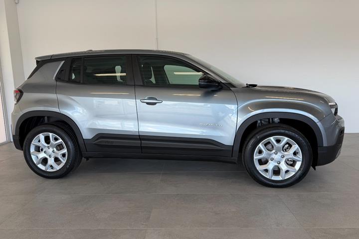 Grå Jeep Avenger fra 2025