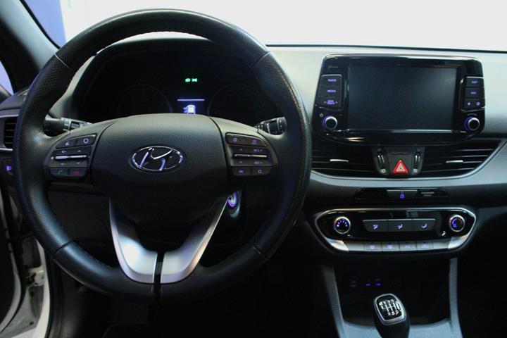 Hvid Hyundai i30 fra 2018