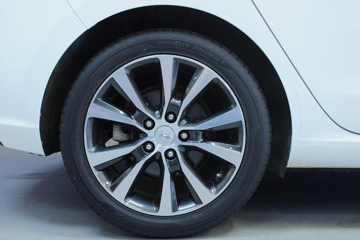 Hvid Hyundai i30 fra 2018